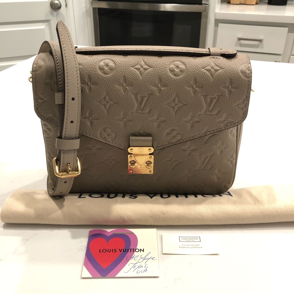 New condition Louis Vuitton Pochette metis turtle dove SOLDOUT crossbody handbag